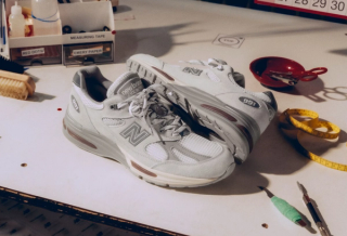New Balance 991v2 Made in UK in a "Wind Chime/Brilliant White/Flint Gray" color scheme.