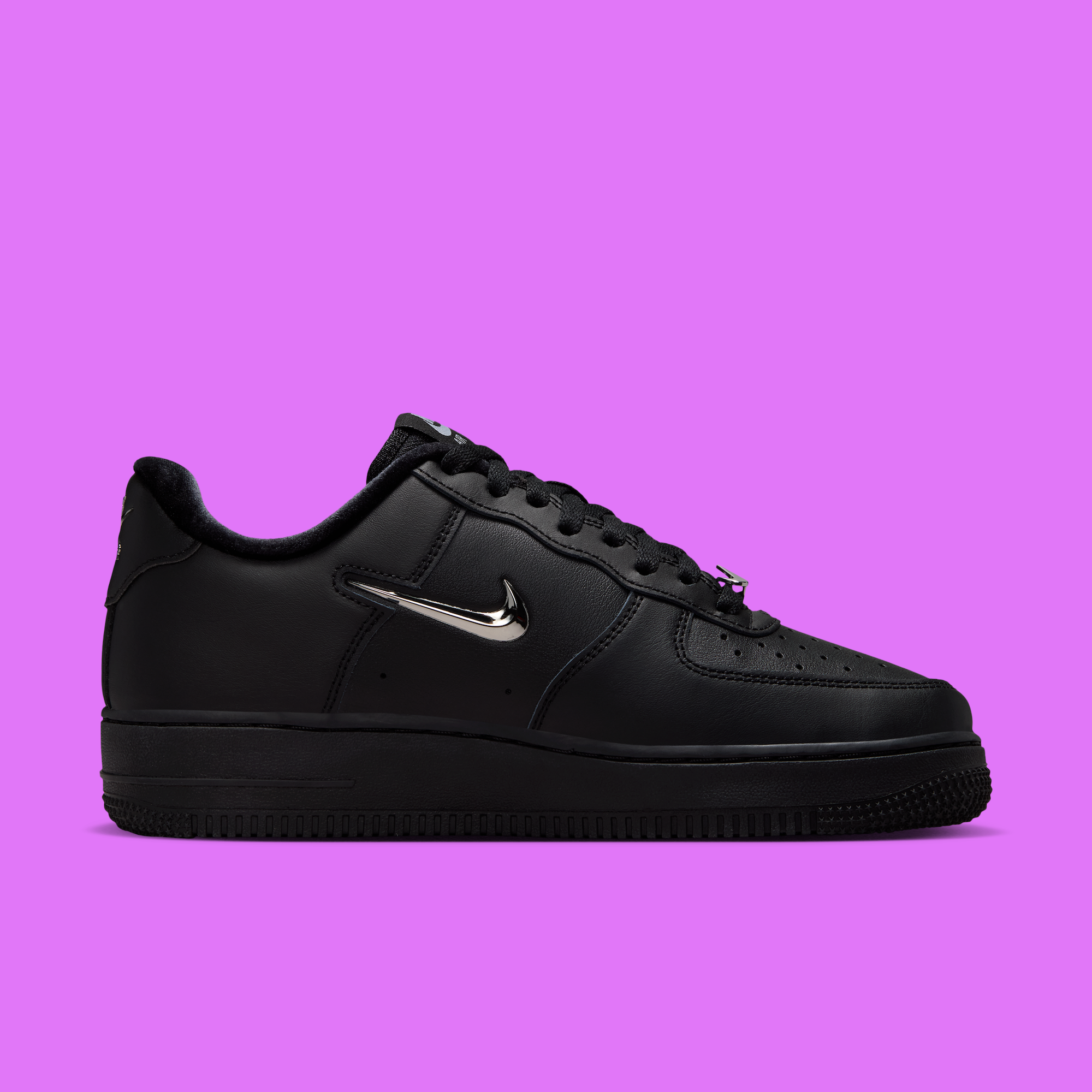 Women's Nike Air Force 1 Low Jewel "Black/Metallic Silver" (SKU: IV6039-001). Photo via Nike.