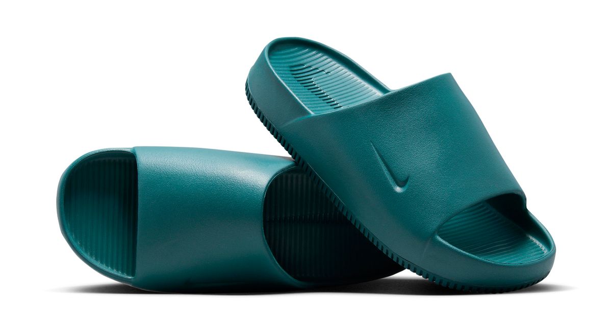The Nike Calm Slide 