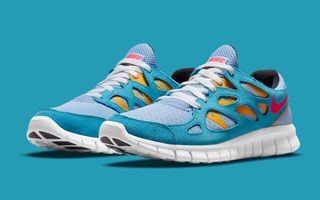 Available Now // Nike Free Run 2 “Cyber Teal”