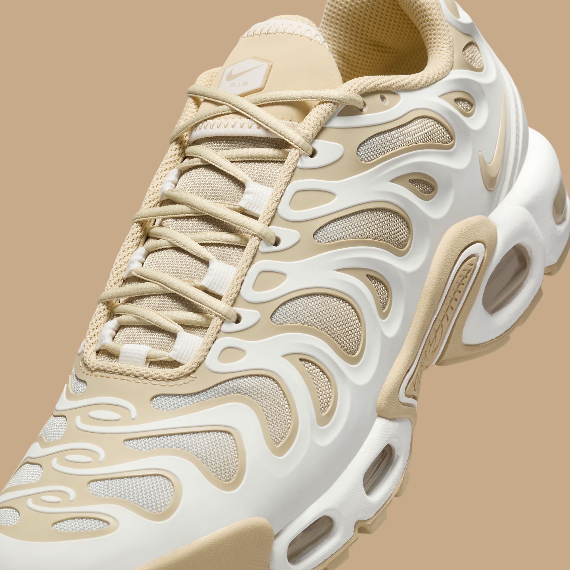 nike air max plus vast grey metallic gold
