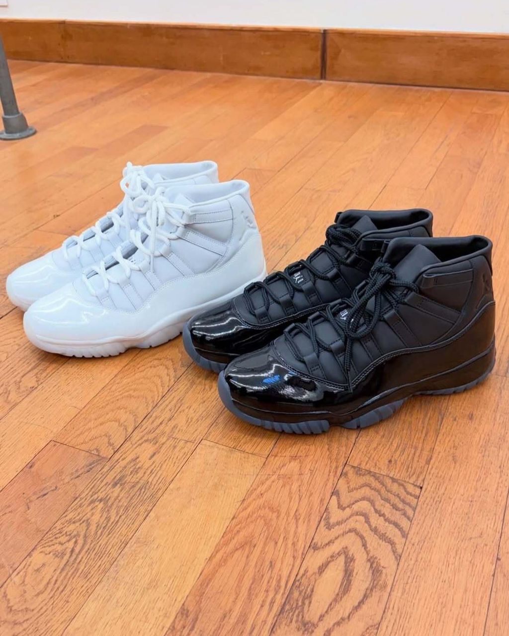 COMME des GARÇONS x Air Jordan 11 collaboration sneaker