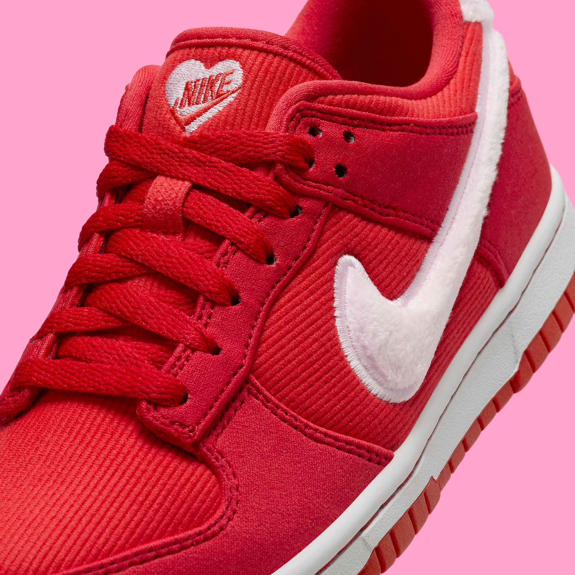 Valentines hotsell day dunks