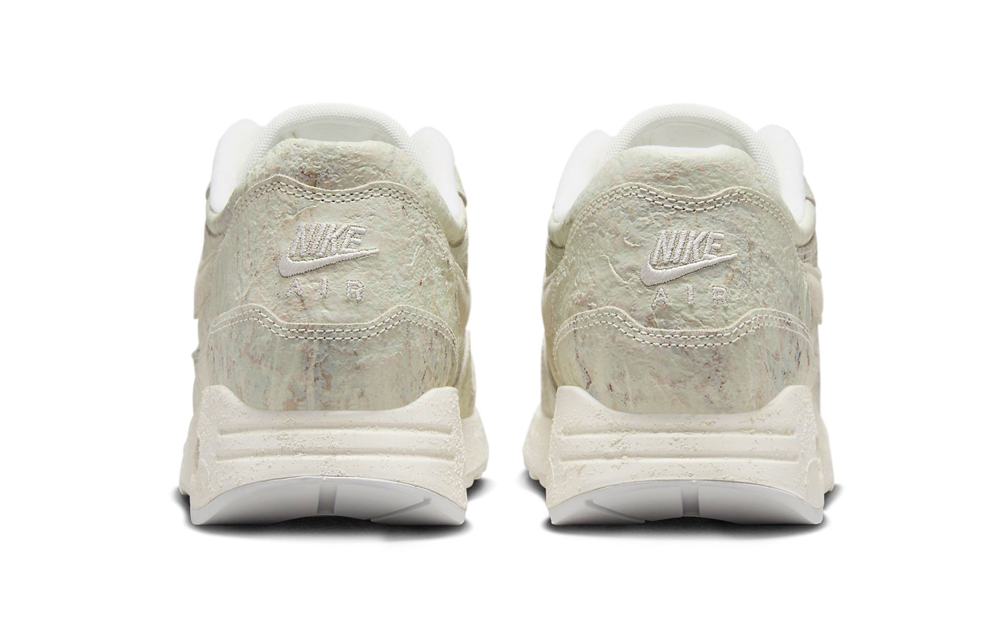 絶版希少品　NIKE   SNEAKER MASTERPIECE nike-air-max-1-86-og-museum-