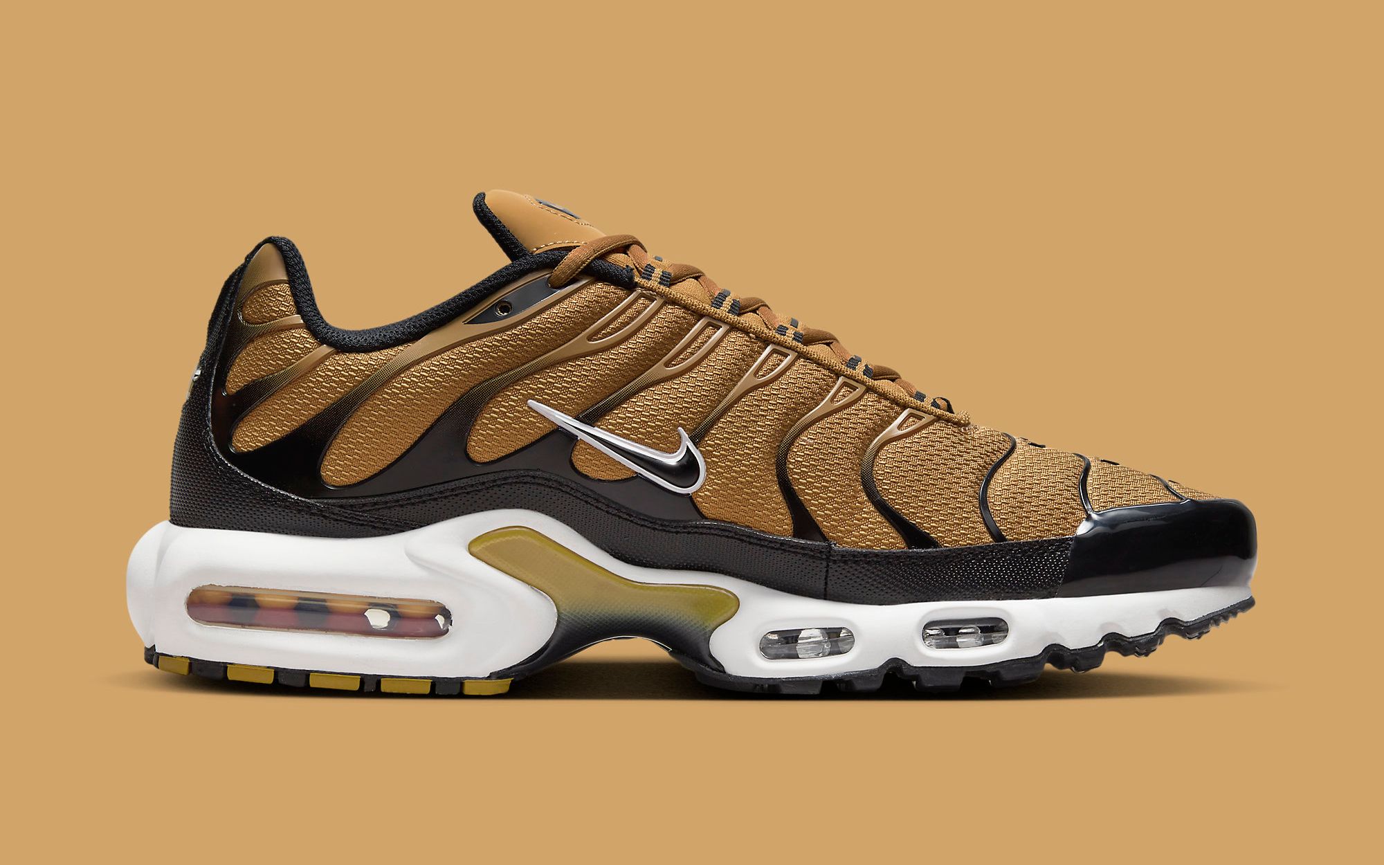 Air max plus store tan and black