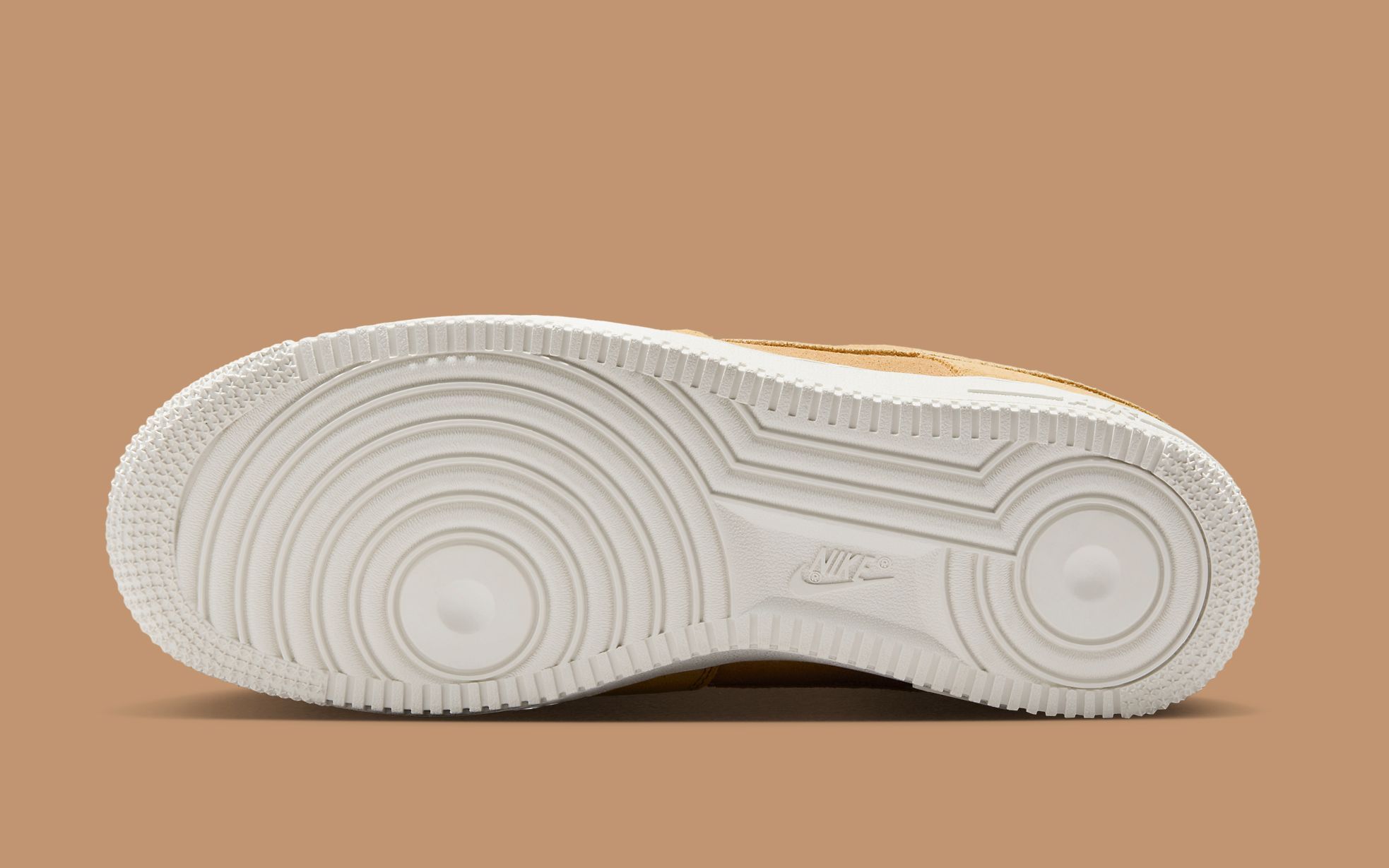 ナイキ エアフォース 1 '07 HJ5336-700 楽天市場】ナイキ エア フォース 1 '07 NIKE W AIR FORCE 1 '07