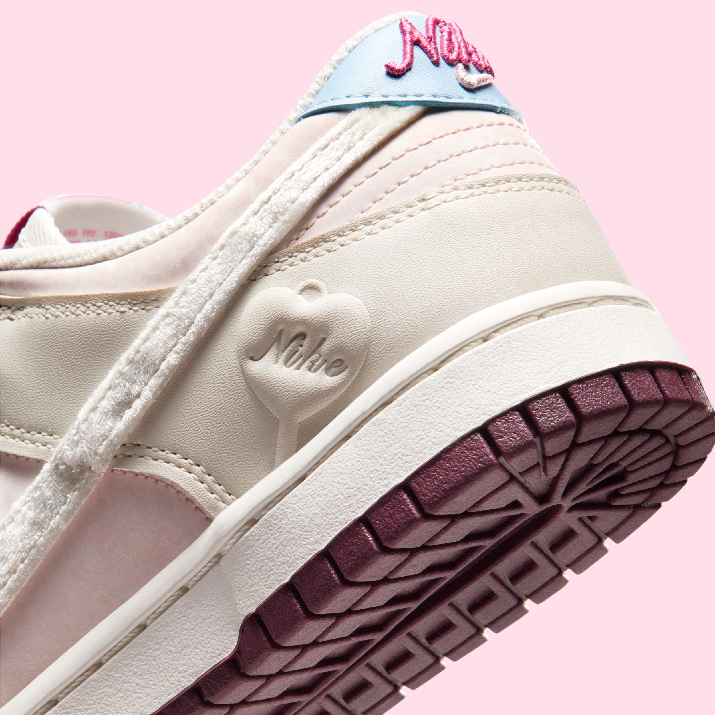 NIKE DUNK SB LOW 27cm バレンタイン 2月海外発売【Nike SB Dunk Low 