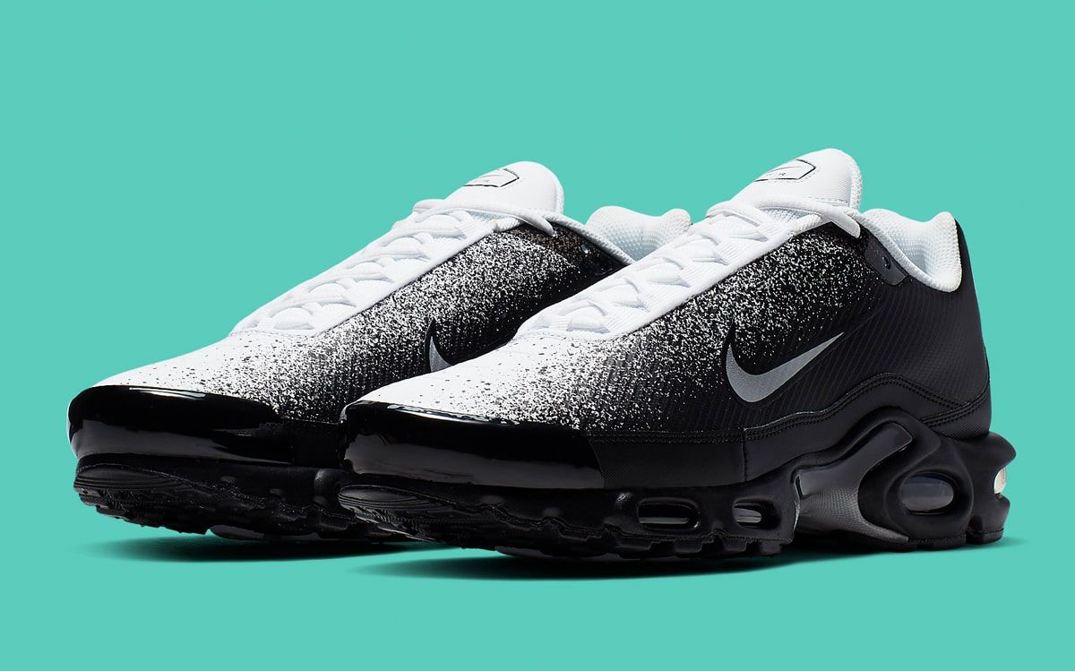 Nike air max plus tn se black and white online