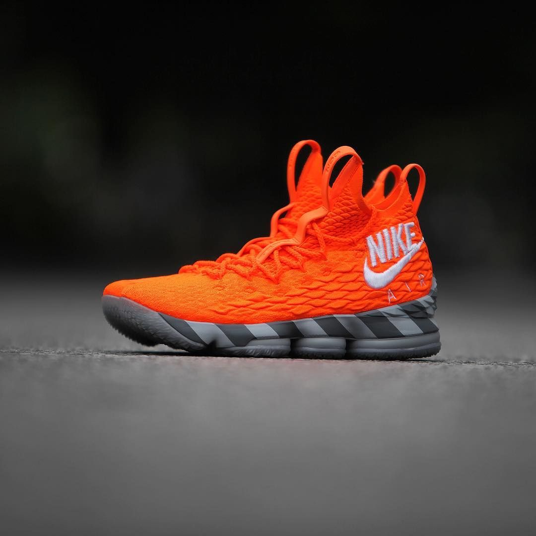 Lebron 15 black and on sale orange