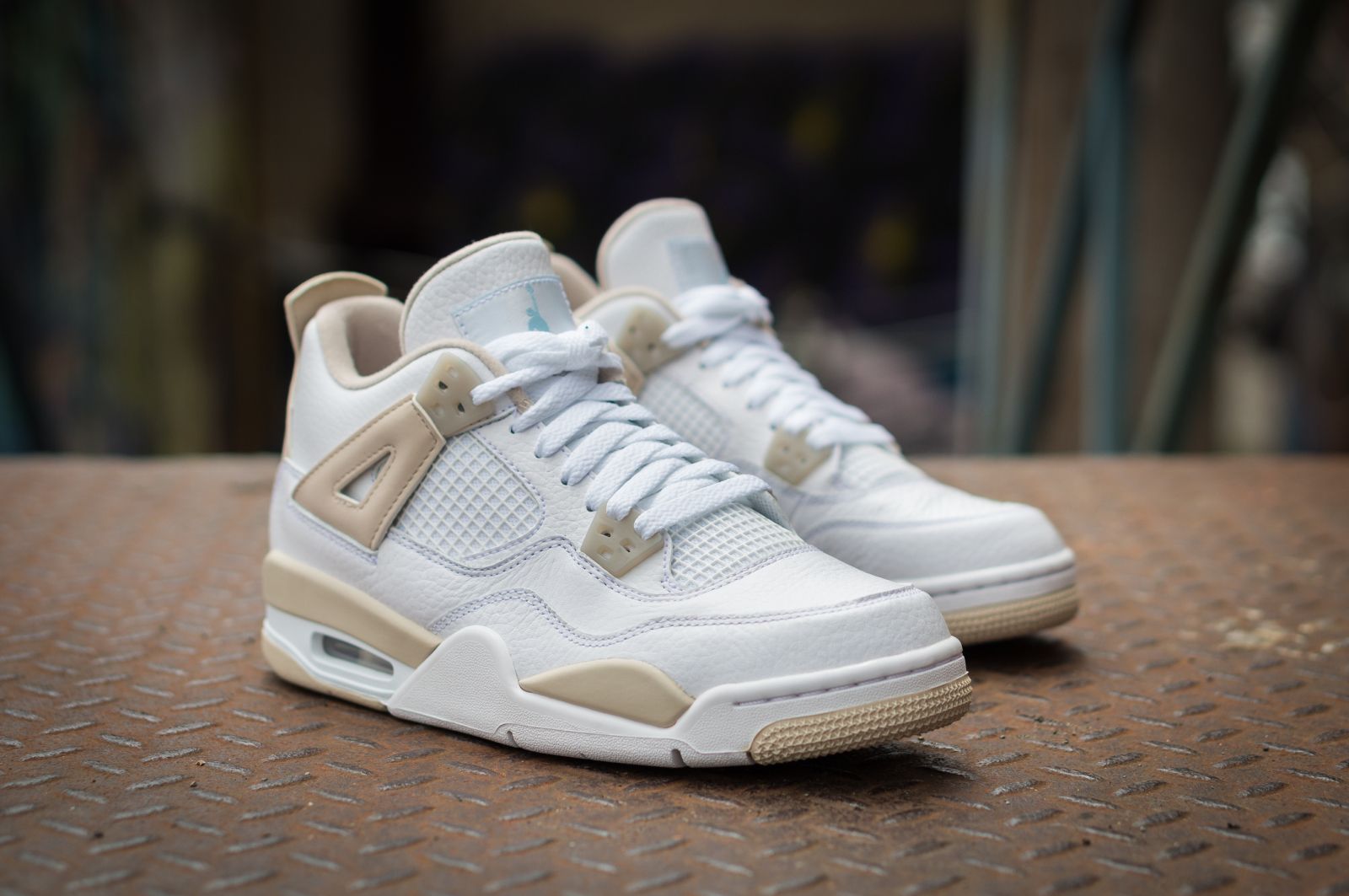 Air Jordan 4 “Linen” via TheClosetInc/IG.