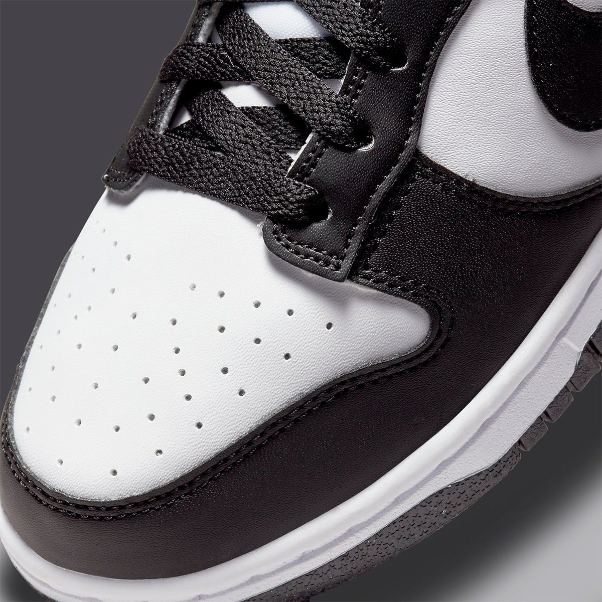 The Next Nature Dunk Low Drops in White and Black on Nov. 3