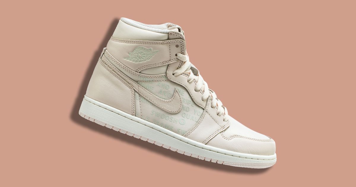 First Look // Air Jordan 1 “Guava Ice” House of Heat°