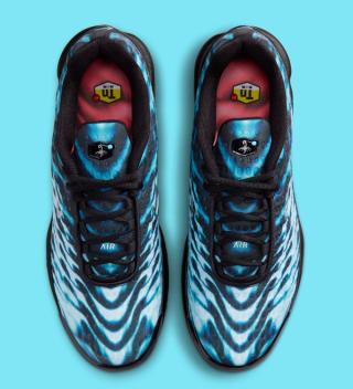 Nike Air Max Plus VII "Scorpion" (SKU: IQ9429-001) in a black and gamma blue color scheme.