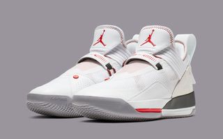 Official Looks at the Padded tongue Jordan branding “Fire Red”