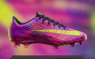 Speculative mock-up of the Kobe Bryant x Nike Mercurial Superfly 11 football boot in a "Hyper Pink/Electric Green/Red Plum" color scheme. Image via @bootsplug on Instagram.