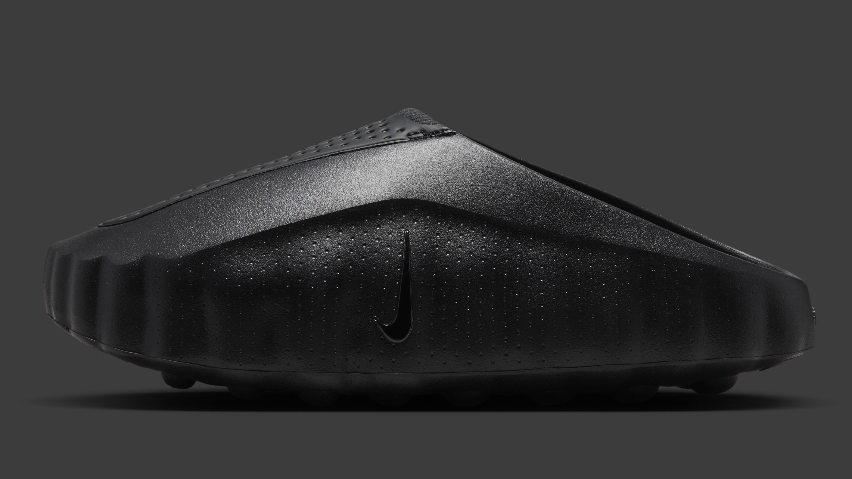 The Nike Mind 001 Gets a Triple-Black Makeover | House of Heat°
