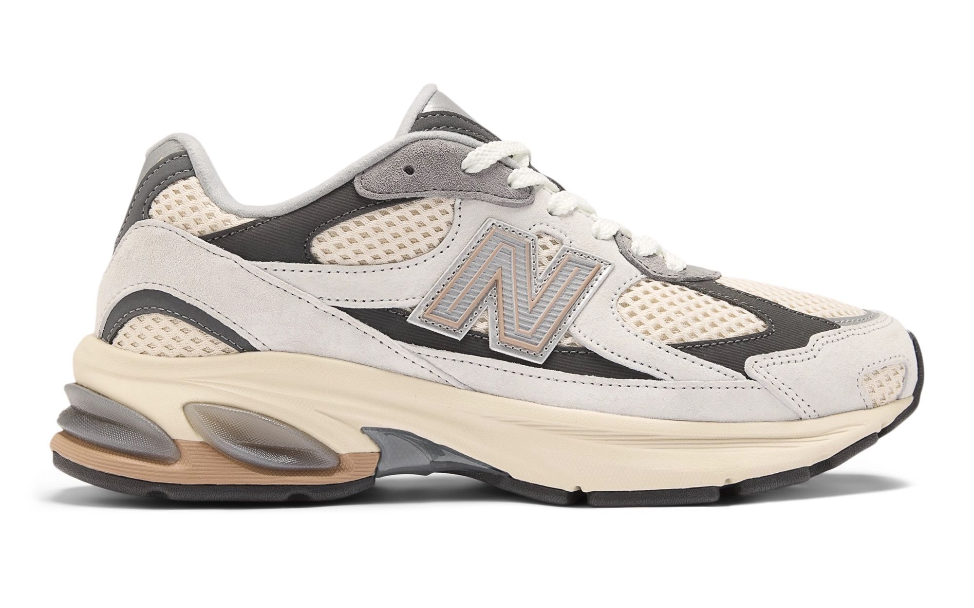 The New Balance 2010 Keeps Things Versatile in 