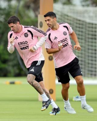 Rodrigo De Paul wearing Thrasher x adidas Predator Boots in Inter Miami training. Photo via Soccer Bible by Leonardo Fernández/Getty Images.