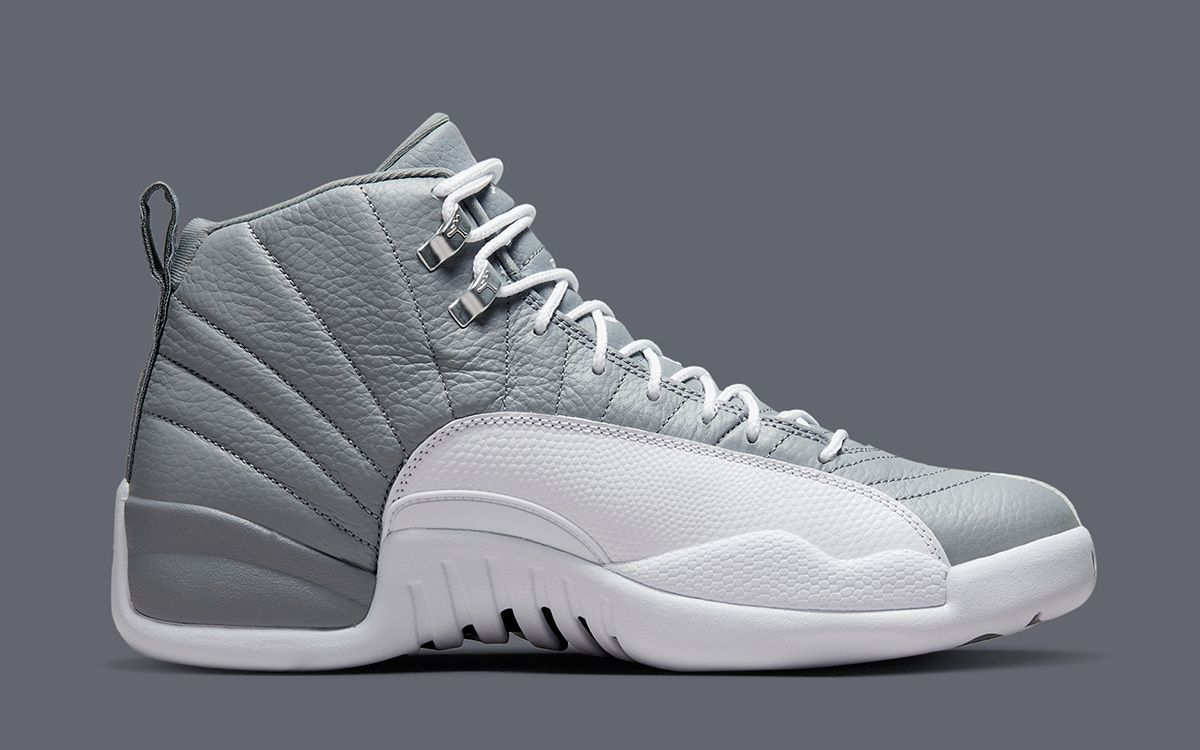 Grey and white clearance jordan 12 release date