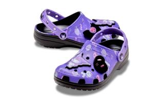 Sanrio x Crocs Classic Clog "Kuromi" collaboration in a purple-and-black color scheme.