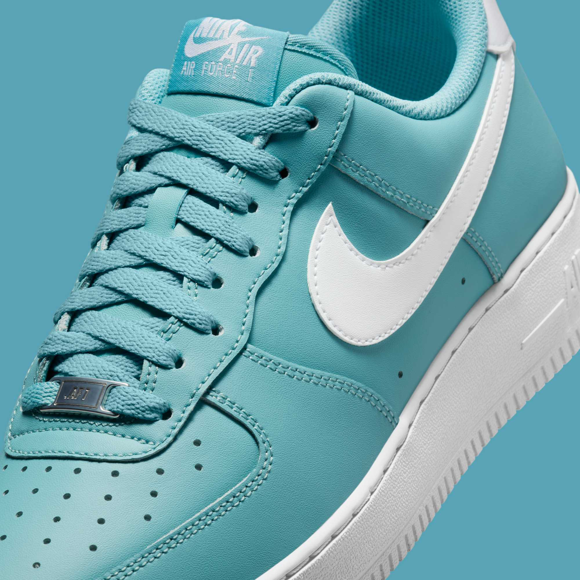 希少!【トレンドカラー】NIKE AIR FORCE 1 Denim Turquoise The Nike Air Force 1 Low