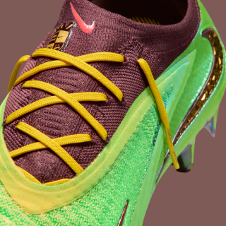 Travis Scott x Nike Phantom 6 Low Elite FG (SKU: IQ8140-900). Photo via Nike.
