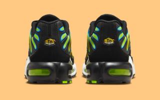 Heel angle of Nike's Air Max Plus in a "Black/Sundial/Neon Yellow" makeover nicknamed "Heatmap."