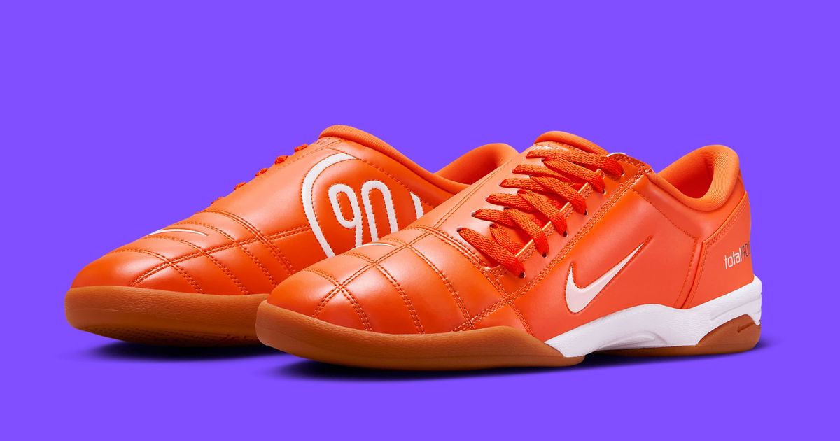 Nike Total 90 III Indoor Soccer Shoes Size 10 Orange Good Synthetic Leather Mens Vintage Nike Total 90 III IC Indoor Shoes Boots Cleats White  main image 2