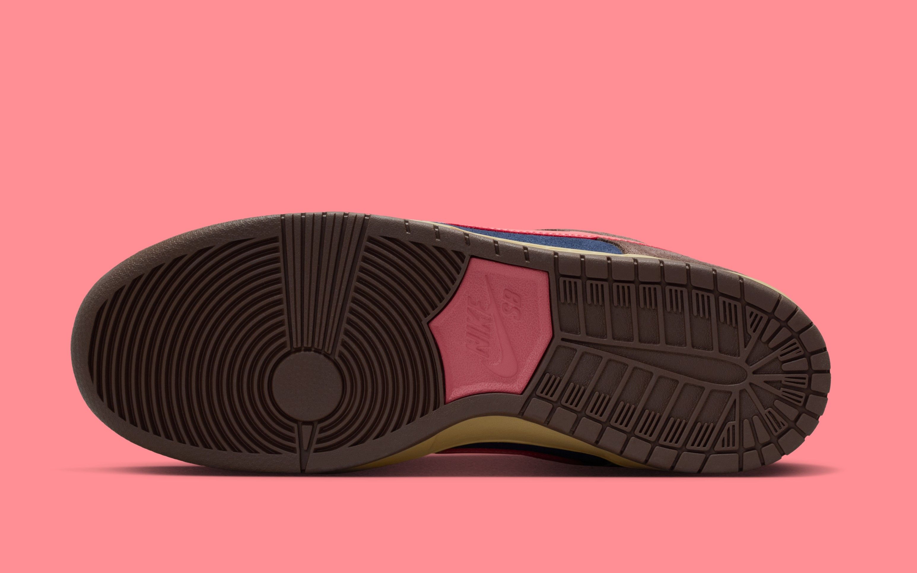 Nike SB Dunk Low Pro 
