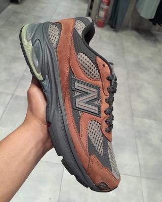 First Look // New Balance 2010 'Brown'