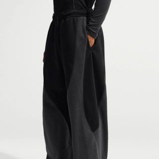 Men's Nike Tech Boreas Loose Therma-FIT Open-Hem Pants "Black" (SKU: IM6229-010). Photo via Nike.