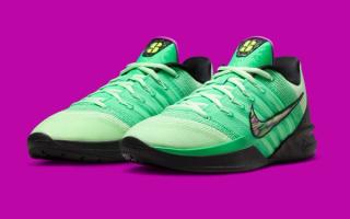 Nike Sabrina 3 "Gamer" basketball shoe in a "Green Shock" color scheme.