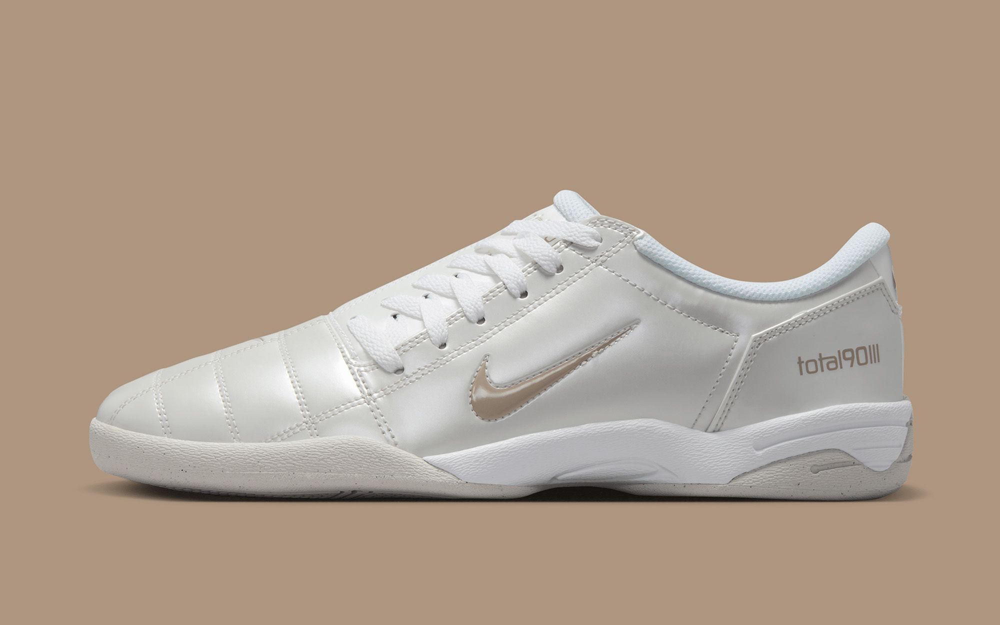 ◆正規品◆NIKE TOTAL 90 III PREMIUM PEARL WHITE◆関税込◆ The Premium Nike Total 90 III 