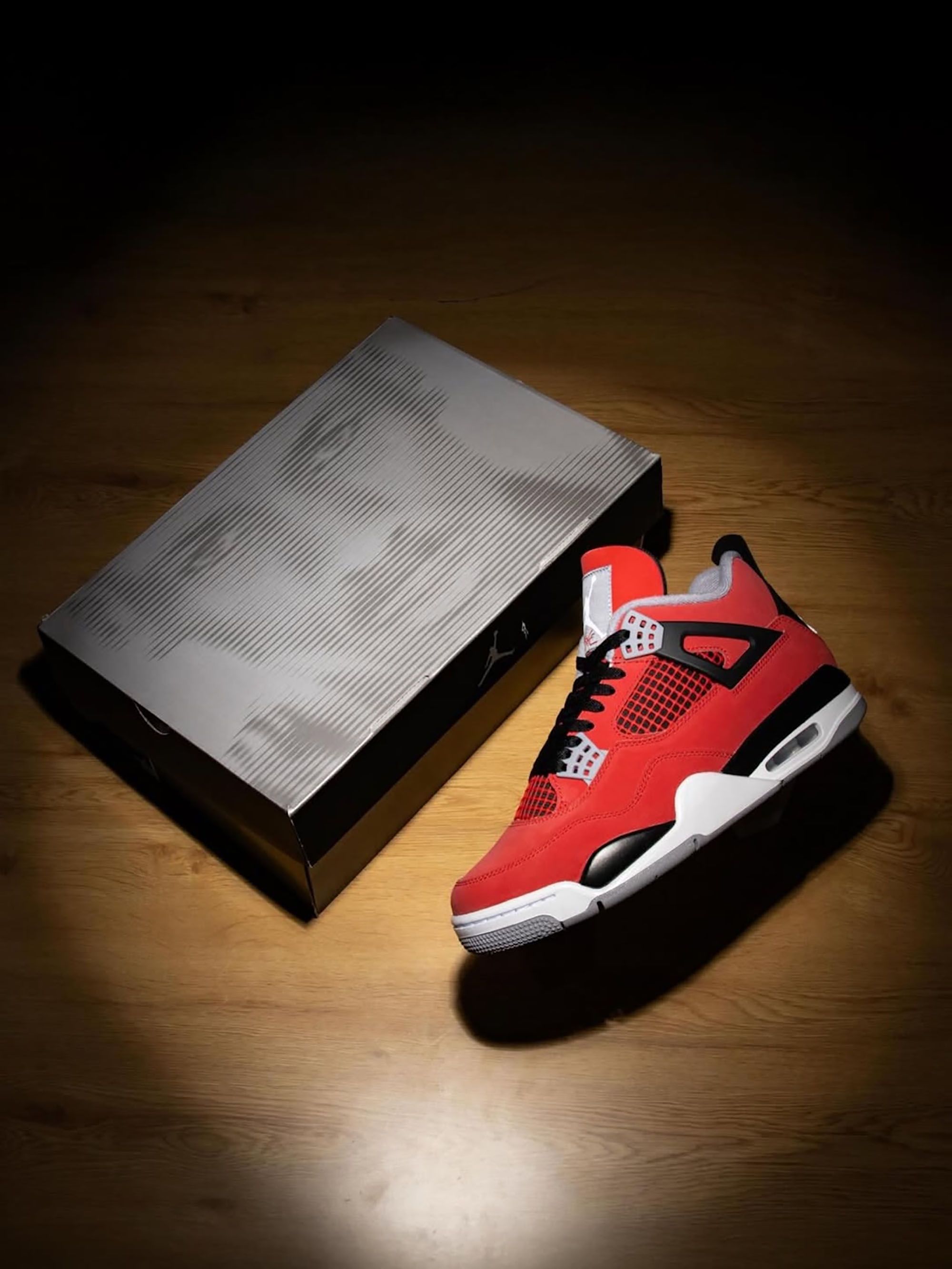 Air Jordan 4 Toro Bravo 2026 MJ Face Box packaging officiel
