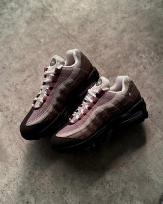 Available Now // Nike Air Max 95 "Velvet Brown" (Big Bubble)