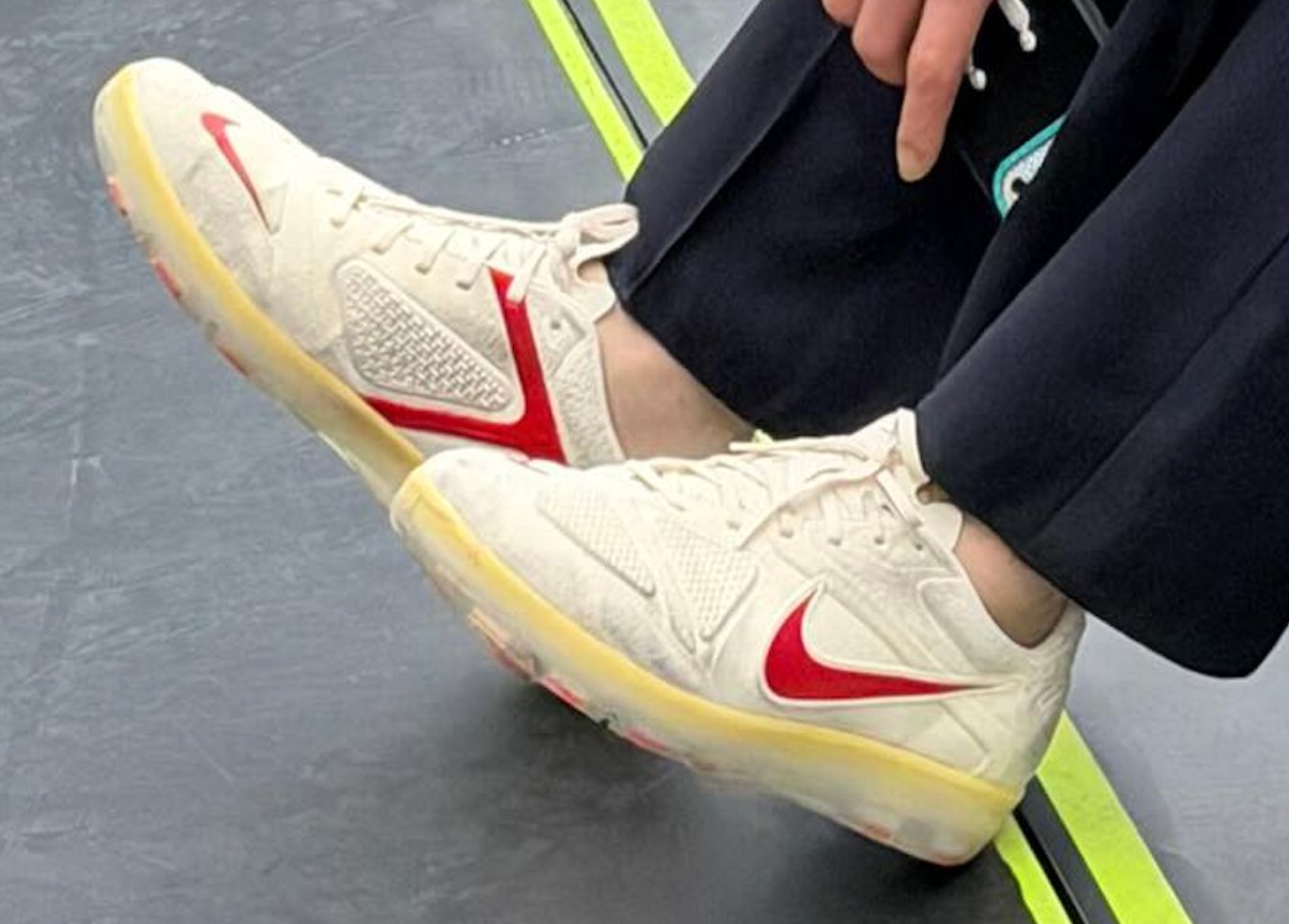 PEACEMINUSONE x Nike Cryo Shot. Photo via @8lo8lo8lowme on Instagram.