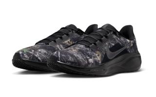 Nike Pegasus 41 covered in Realtree Camo.