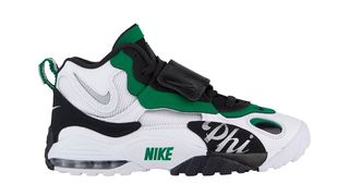 This Nike Air Max Speed Turf is Made For Philly Fans
