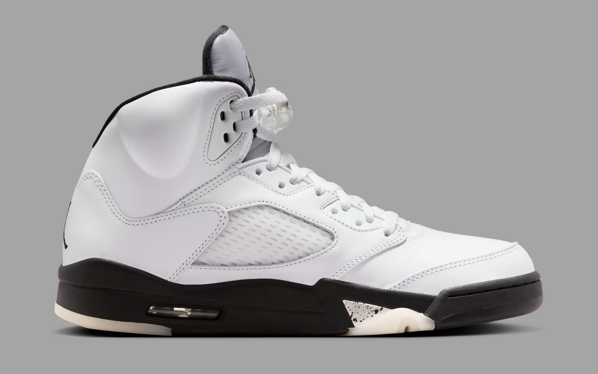 black and white 5s release date