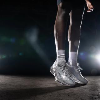 Minted New York x Saucony Saucony Endorphin Pro 5 "Chrome" running collaboration.