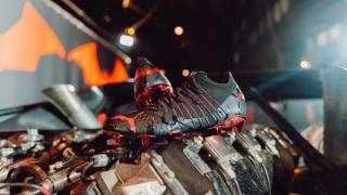The Batman x PUMA Future Z football boots (2022). Photo via Neymar Jr.
