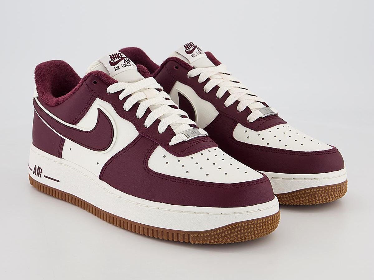 Maroon air 2025 force 1 low