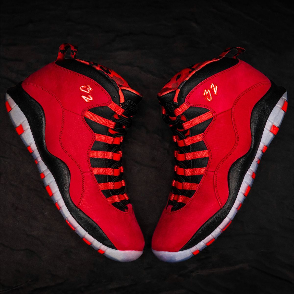 Red and black 10s online