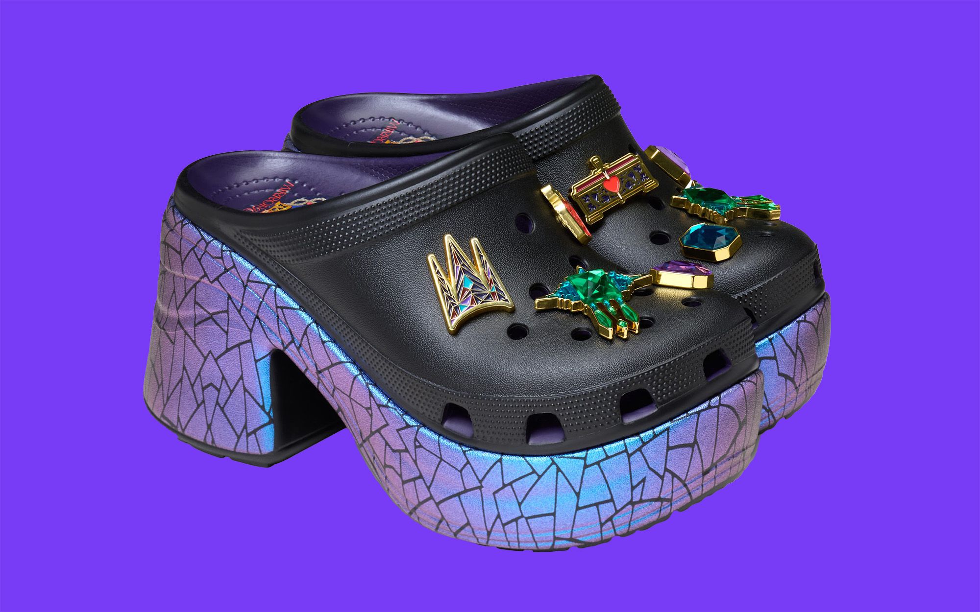 【crocs】x Disney Evil Queen Siren クロックス The Evil Queen Gets Her Own Crocs Siren Clog Ahead of Live