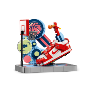 LEGO® Nike Dunk Trickshot Set (454 pcs.).