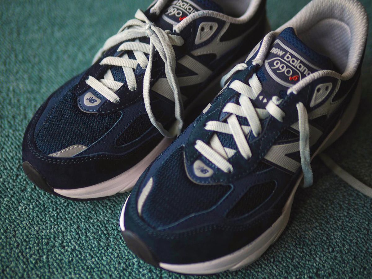 The New Balance 990v6 Surfaces in a Classic “Navy” Colorway