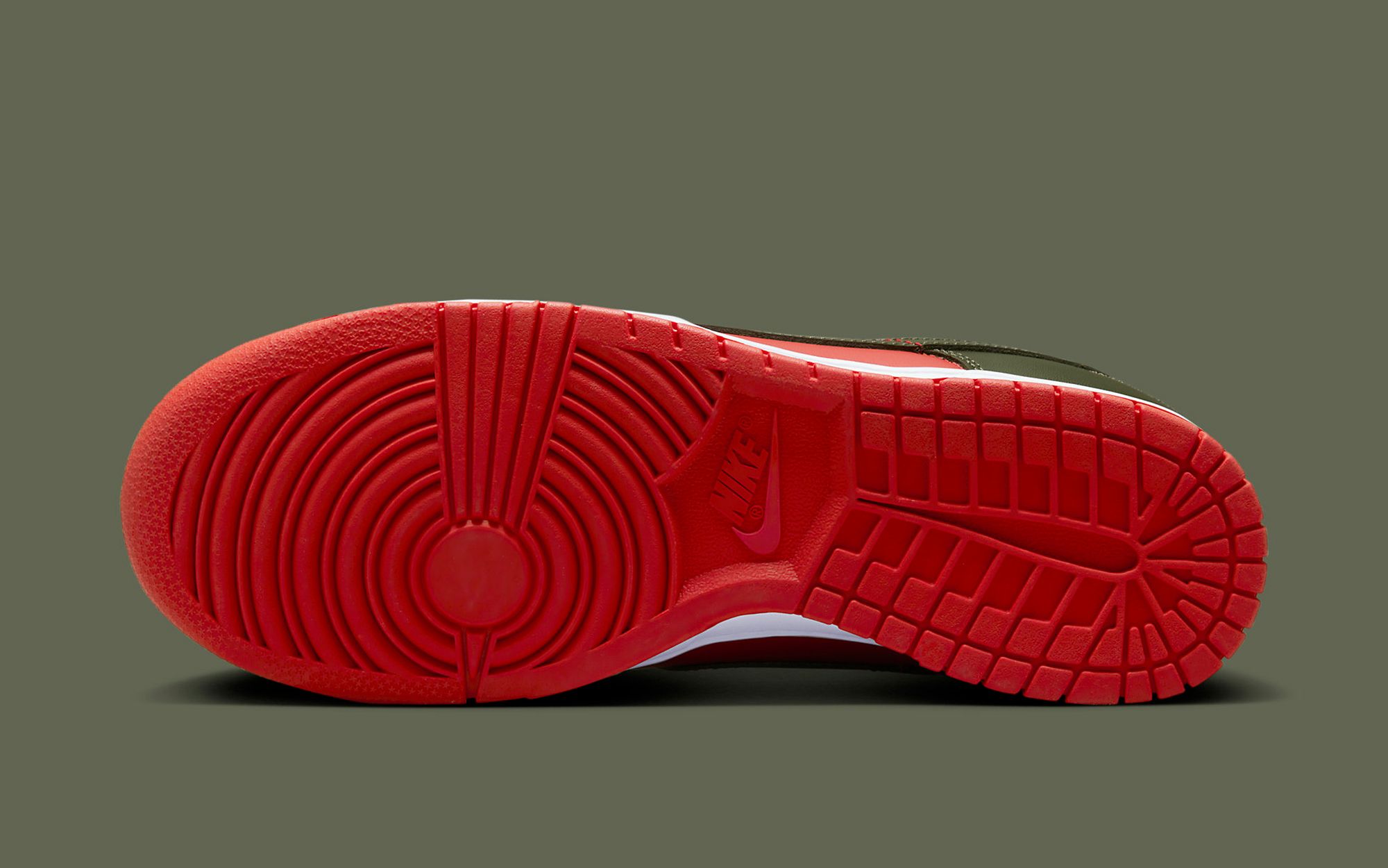 Tênis Nike Dunk Low 'Mystic Red Cargo Khaki