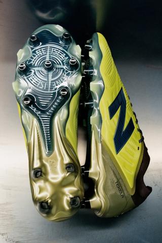 Stone Island x New Balance Tekela Low Elite FG v5. Photo via HYPEBEAST.