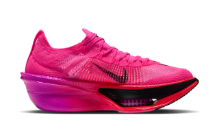 Women's Nike Alphafly 4 "Hyper Pink" (SKU: IM5547-600). Photo via Nike.