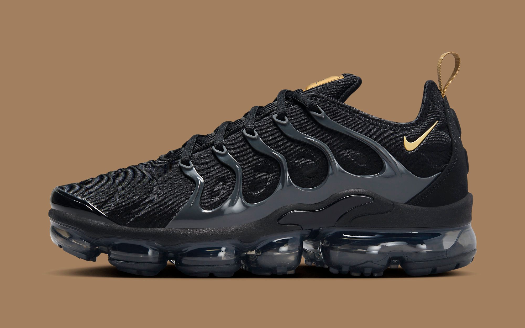 Nike vapormax plus black gold online